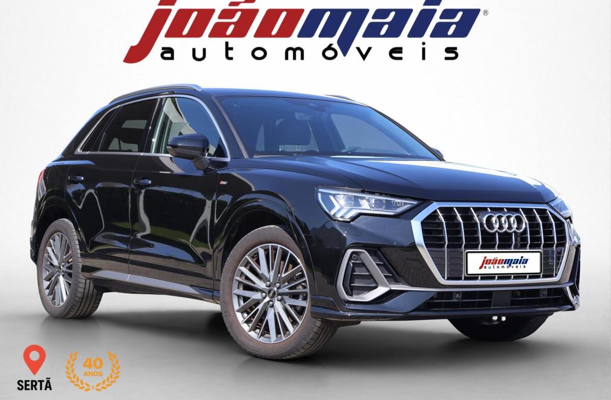 AUDI Q3 45 TFSIe S line S tronic