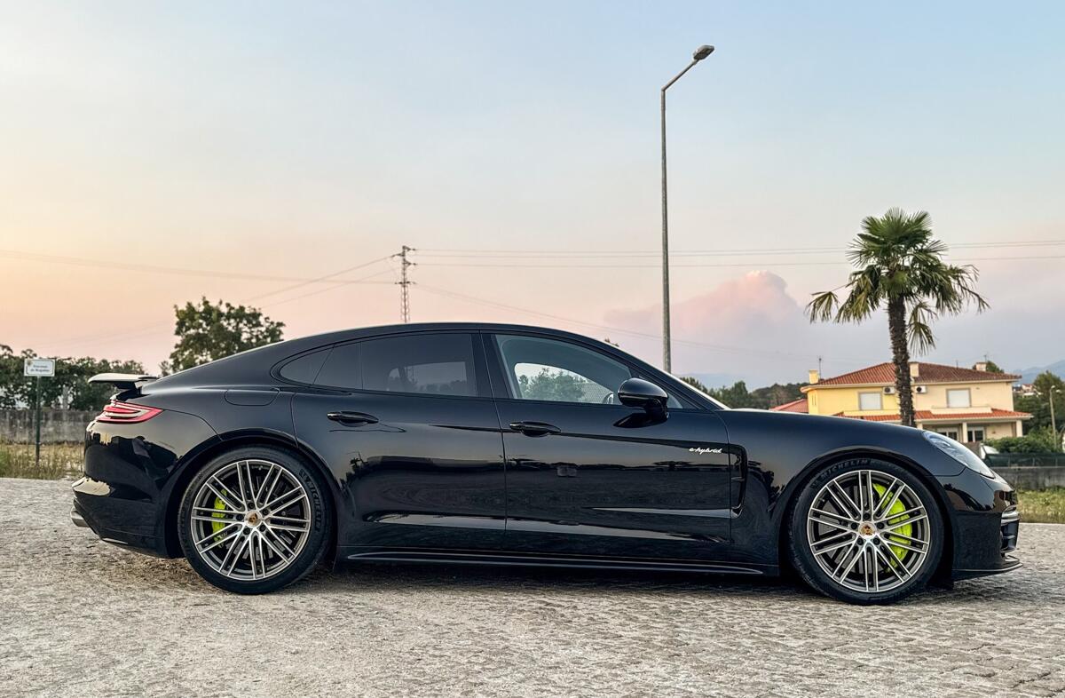 PORSCHE Panamera Turbo S E-Hybrid
