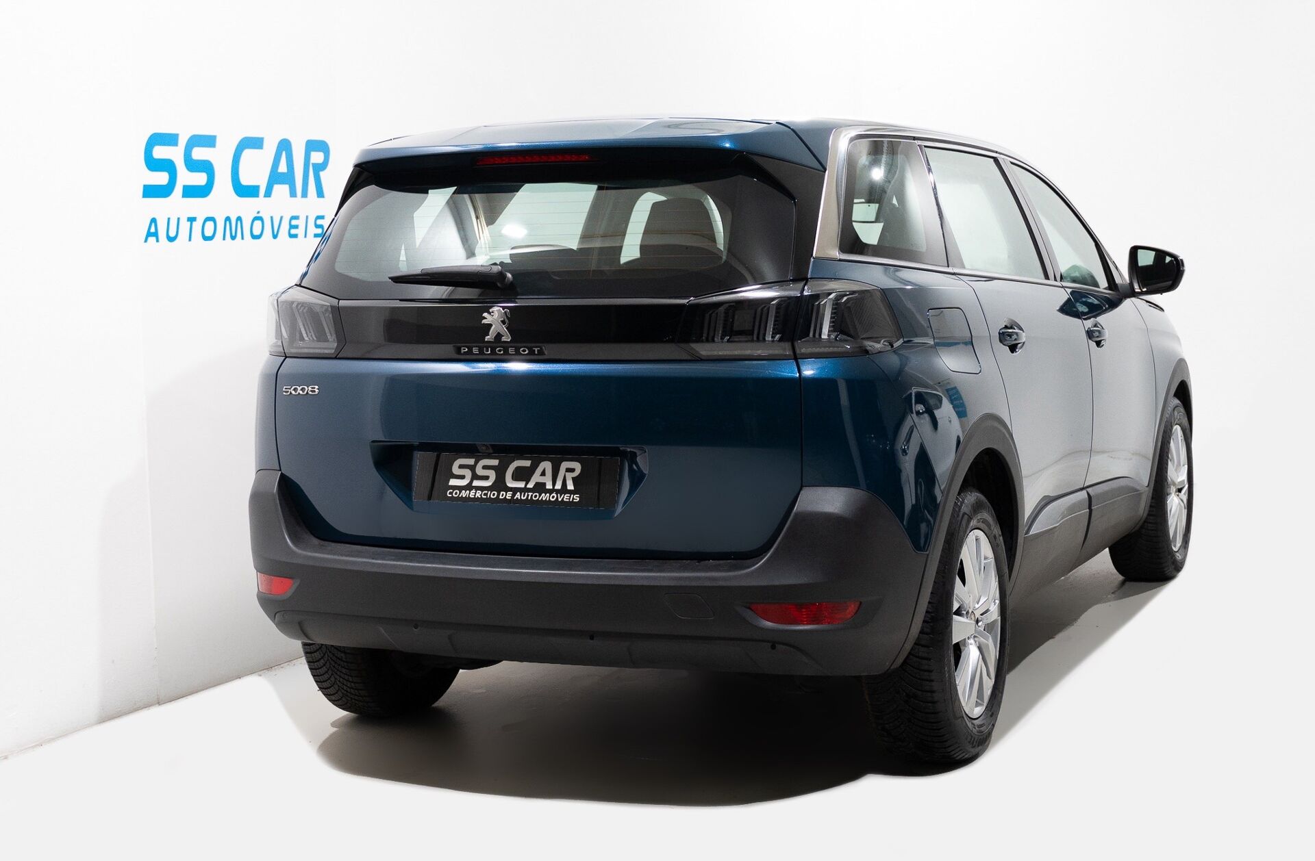 PEUGEOT 5008 1.2 PureTech Allure EAT8