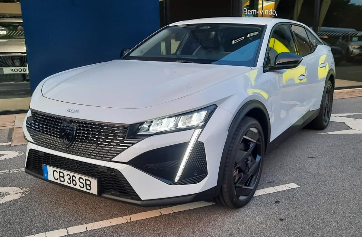 PEUGEOT 408 1.2 Hybrid Allure e-DCS6