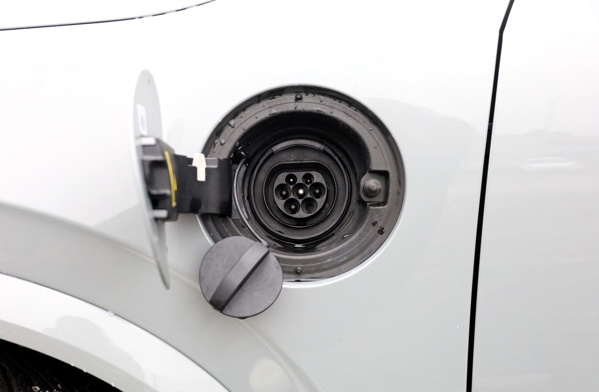 VOLVO XC90 2.0 T8 PHEV Plus Dark AWD