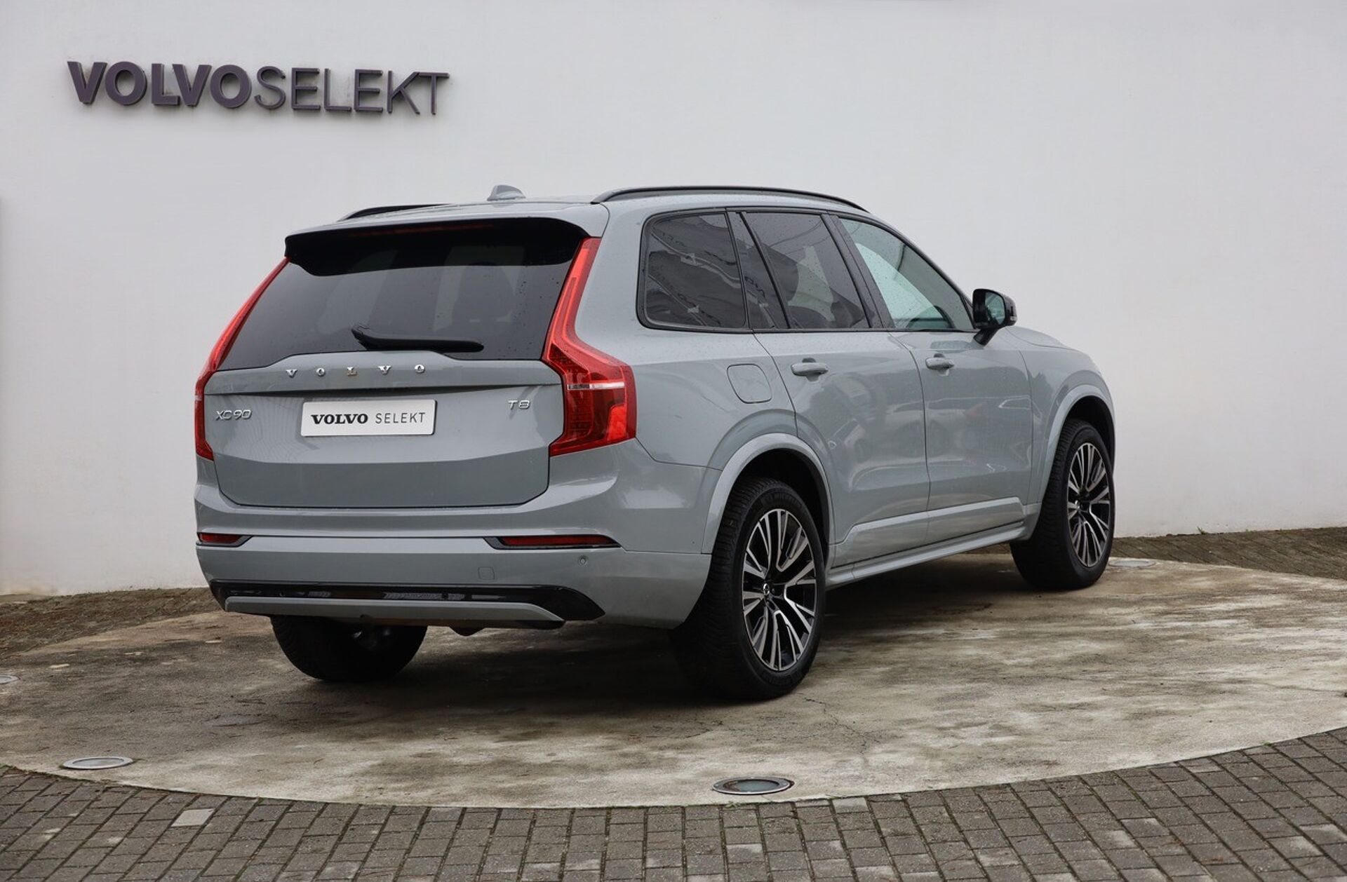 VOLVO XC90 2.0 T8 PHEV Plus Dark AWD