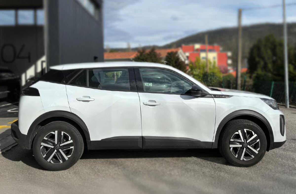 PEUGEOT 2008 e- 54 kWh Style