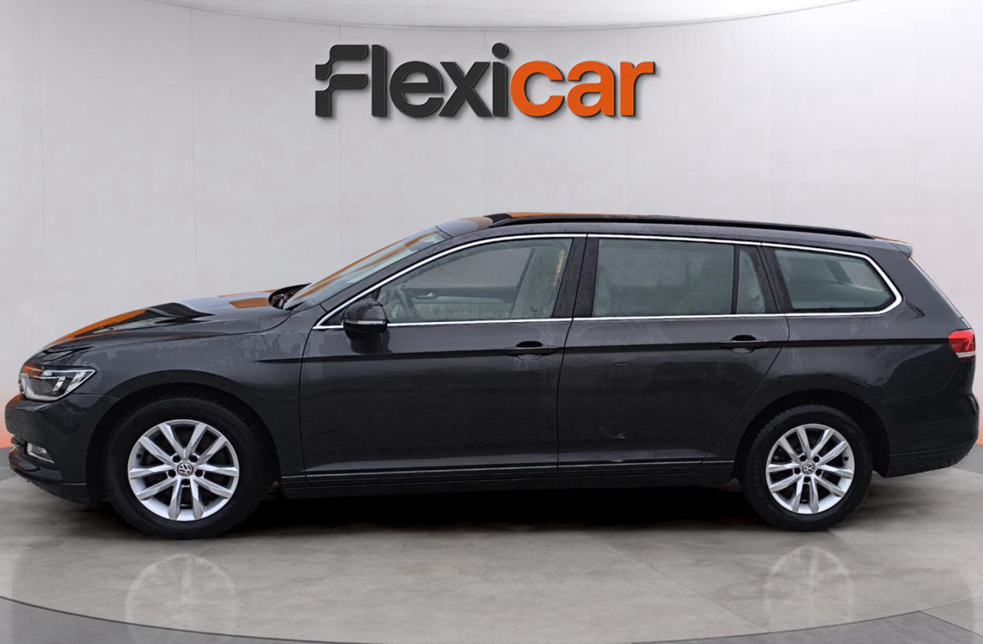 VOLKSWAGEN Passat 1.6 TDi Confortline DSG