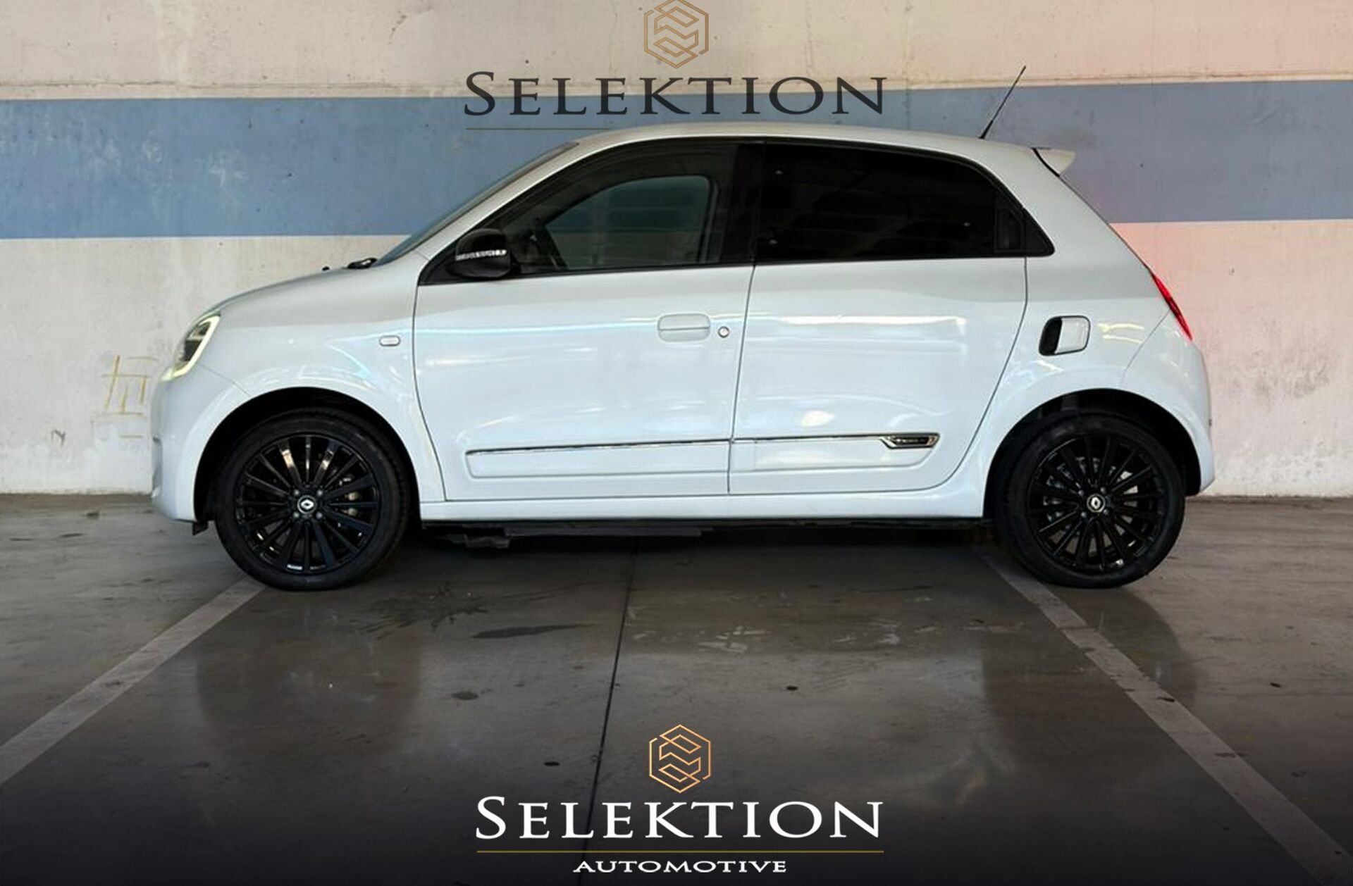 RENAULT Twingo E-Tech. 22 Urban Night