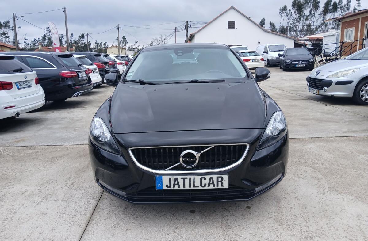 VOLVO V40 2.0 D2 Momentum Geartronic