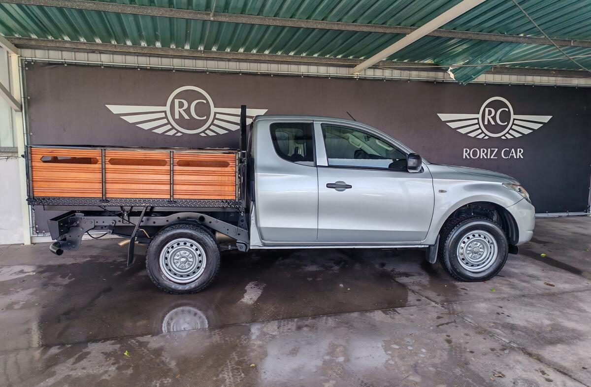 MITSUBISHI L 200 2.4 DI-D CD Invite 4WD