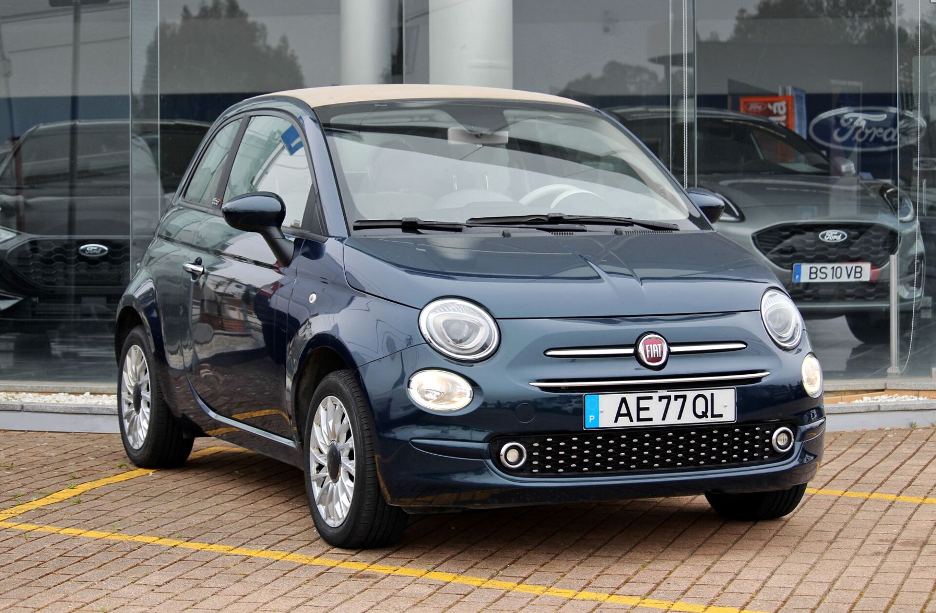 FIAT 500 C 1.0 Hybrid Lounge