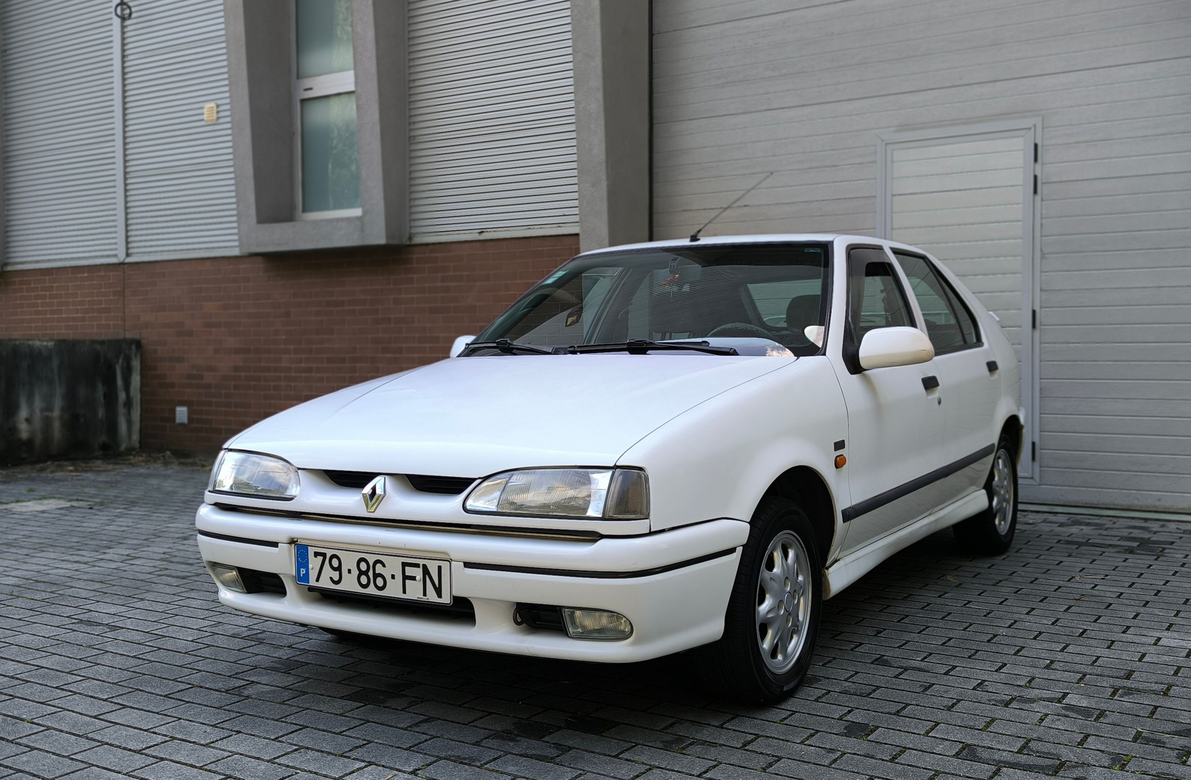 RENAULT R19 1.4 RT