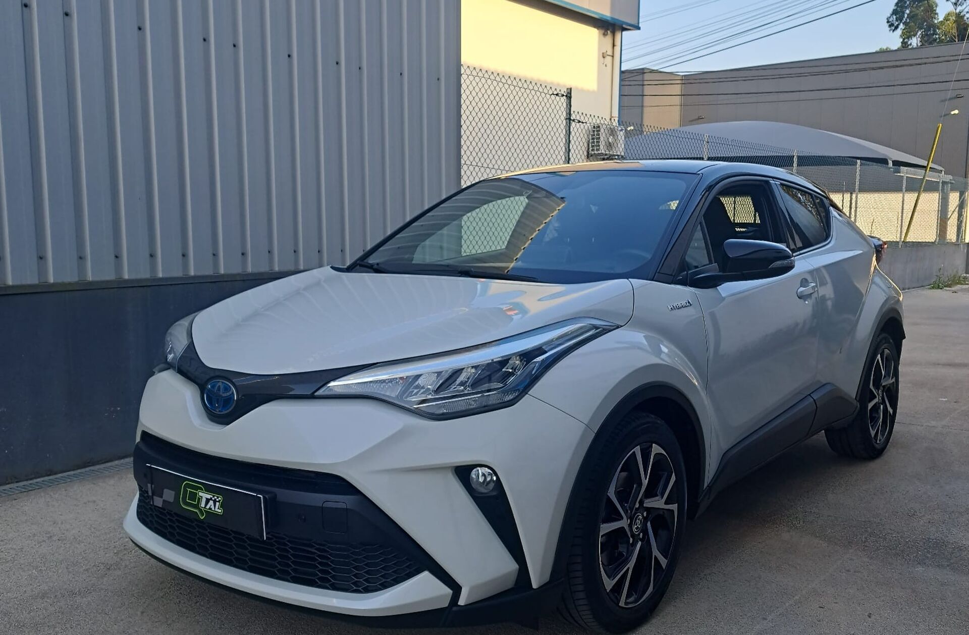 TOYOTA C-HR 1.8 Hybrid Square Collection