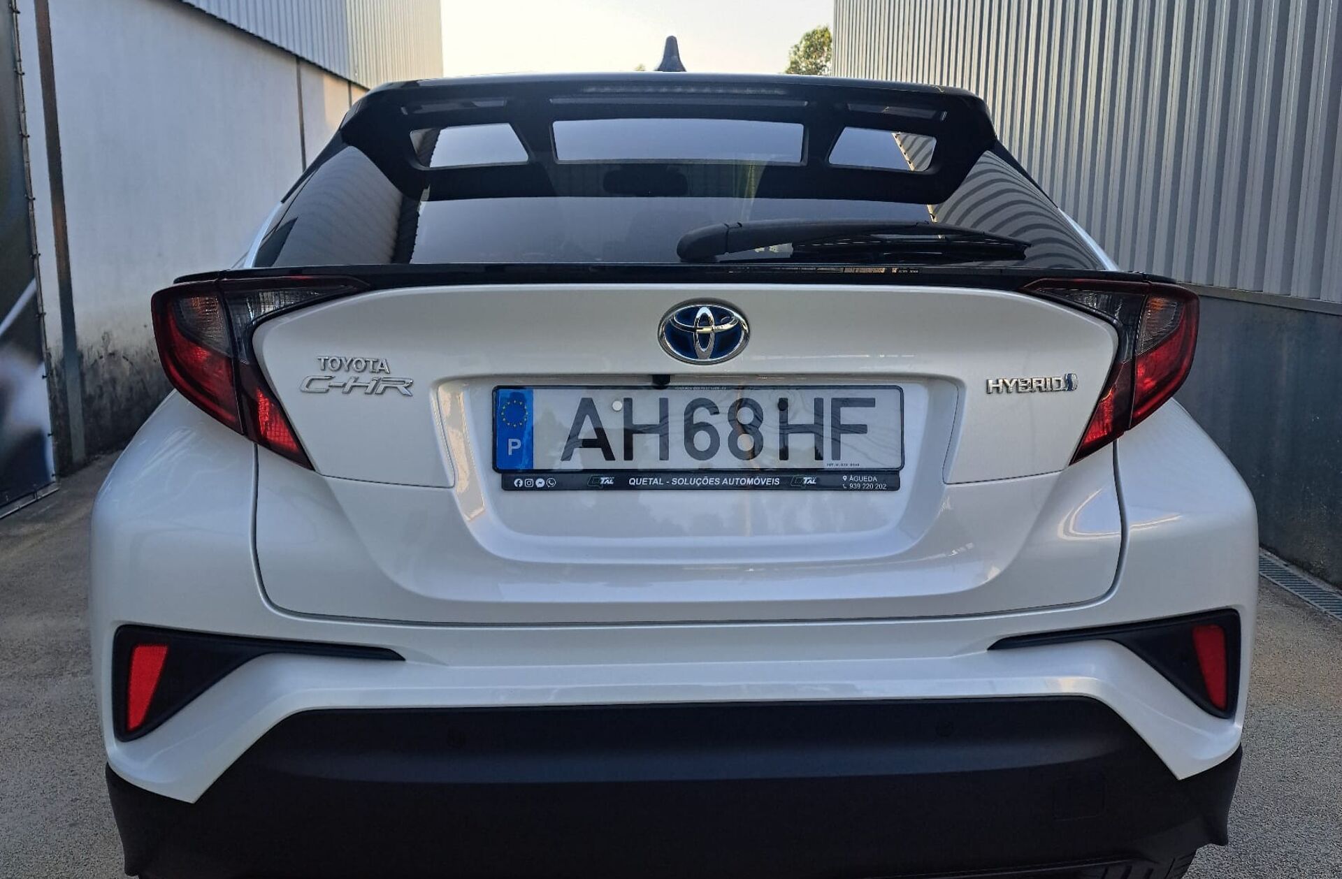 TOYOTA C-HR 1.8 Hybrid Square Collection