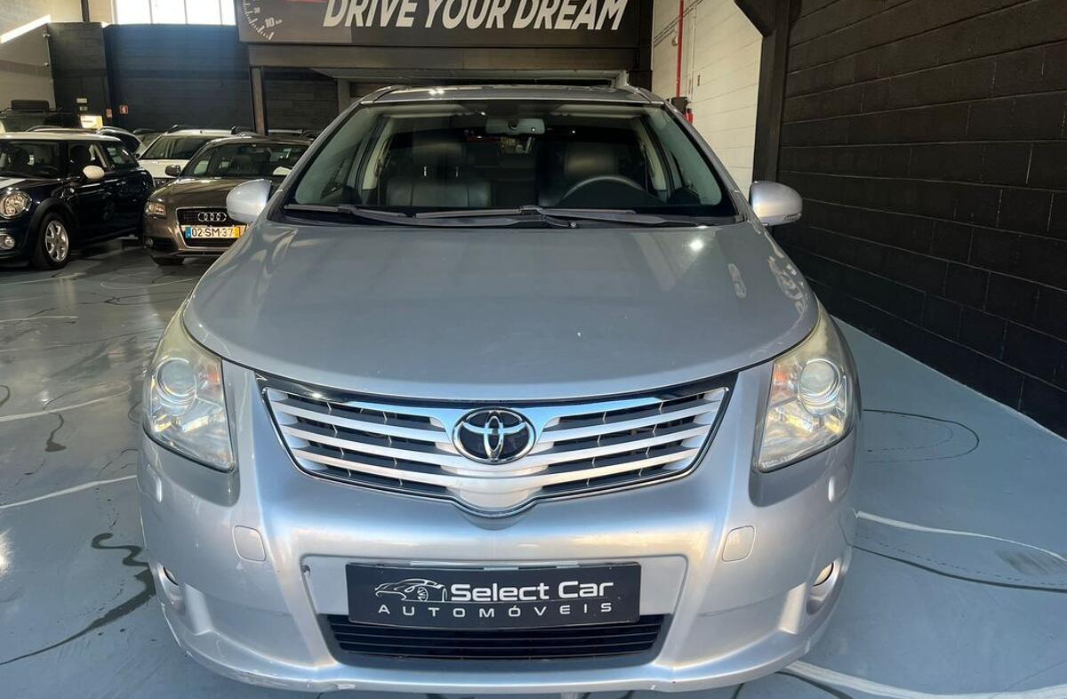 TOYOTA Avensis SW 2.0 D-4D Ex.+Pele+GPS