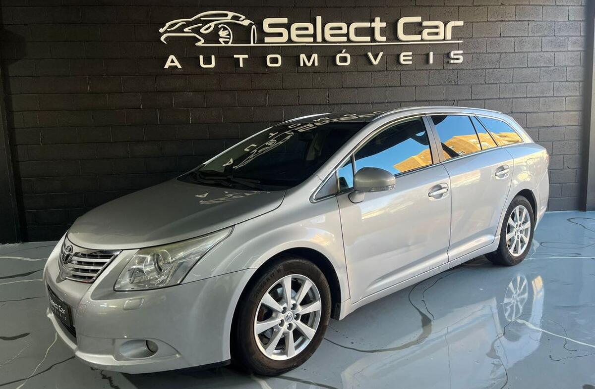 TOYOTA Avensis SW 2.0 D-4D Ex.+Pele+GPS