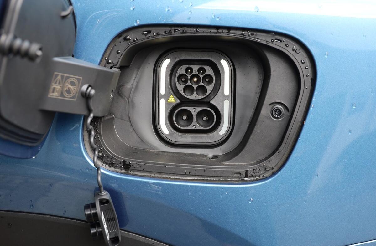 MG ZS 72.6 kWh Luxury