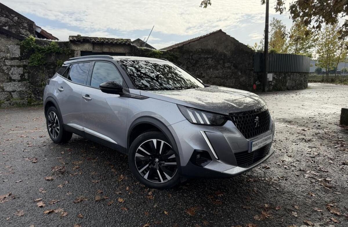 PEUGEOT 2008 1.2 PureTech GT Pack EAT8