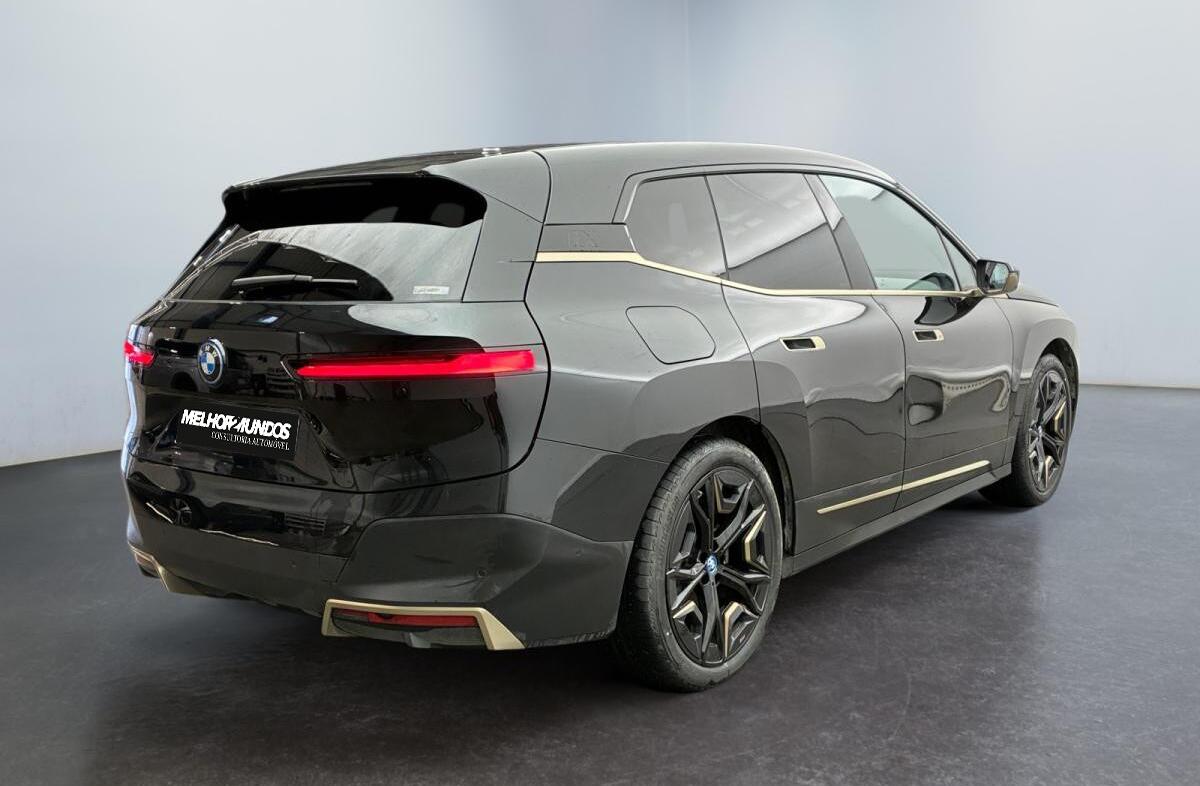 BMW iX xDrive 40