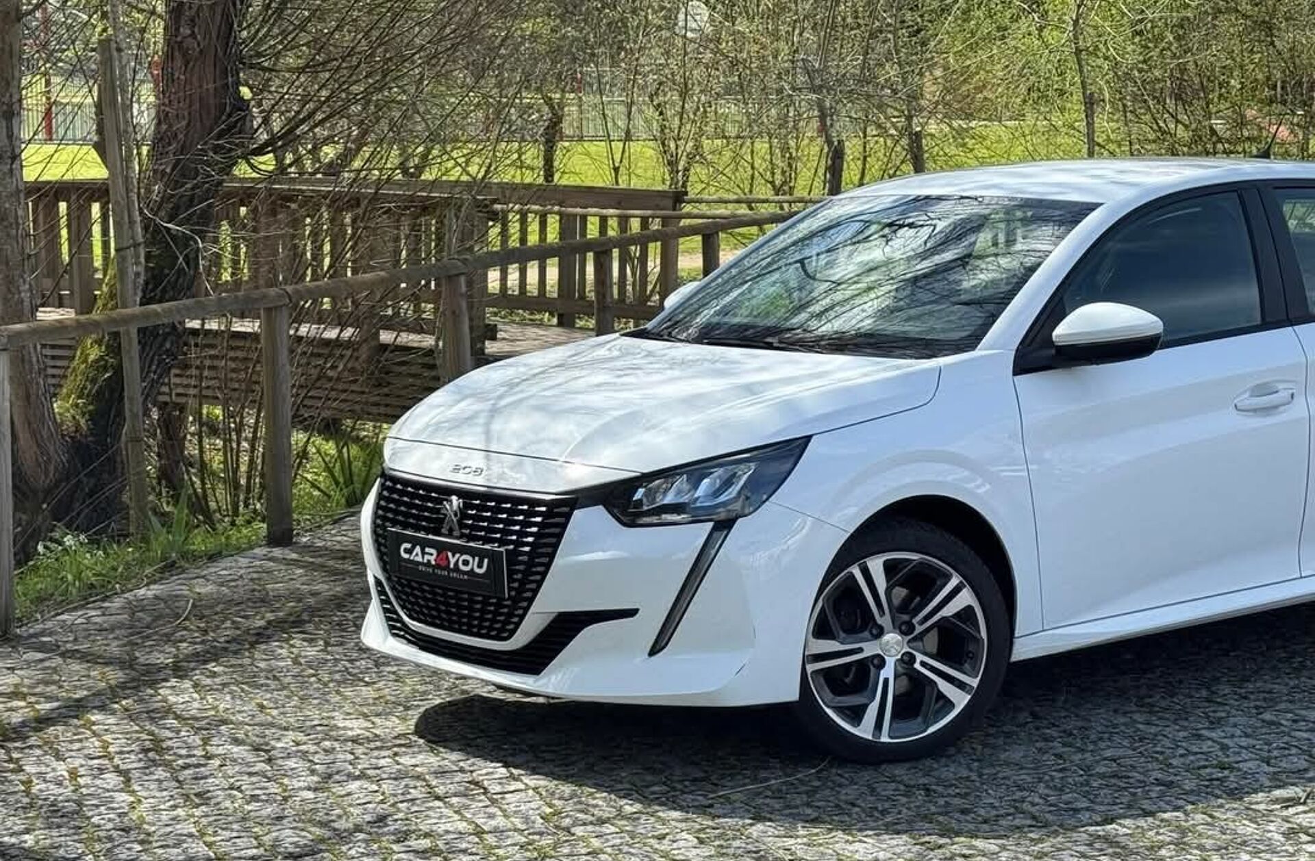 PEUGEOT 208 1.2 PureTech Allure EAT8