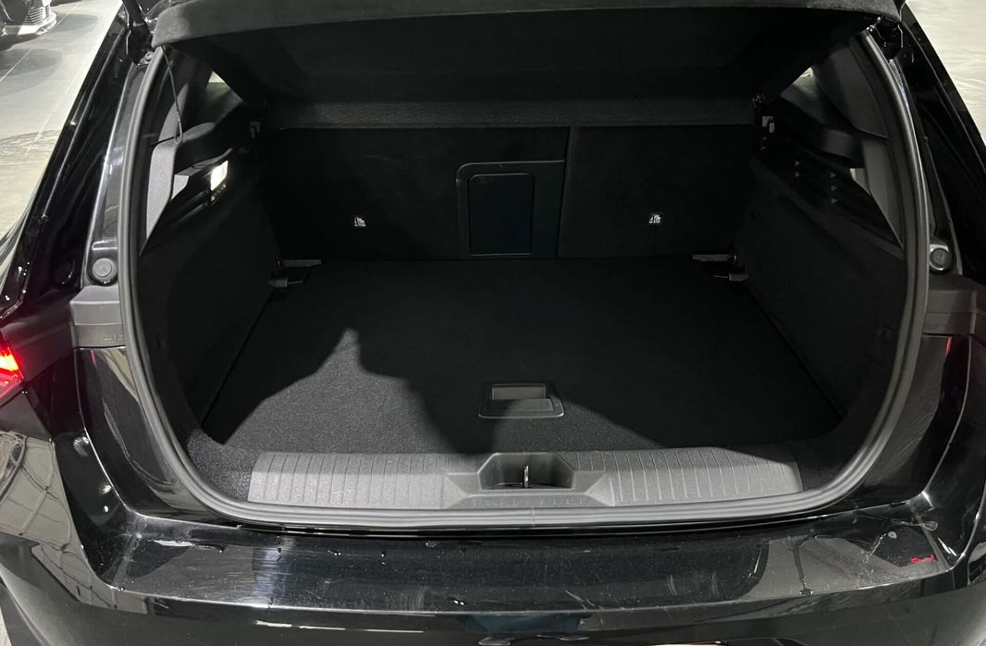 OPEL Astra 1.5 D Elegance Aut.