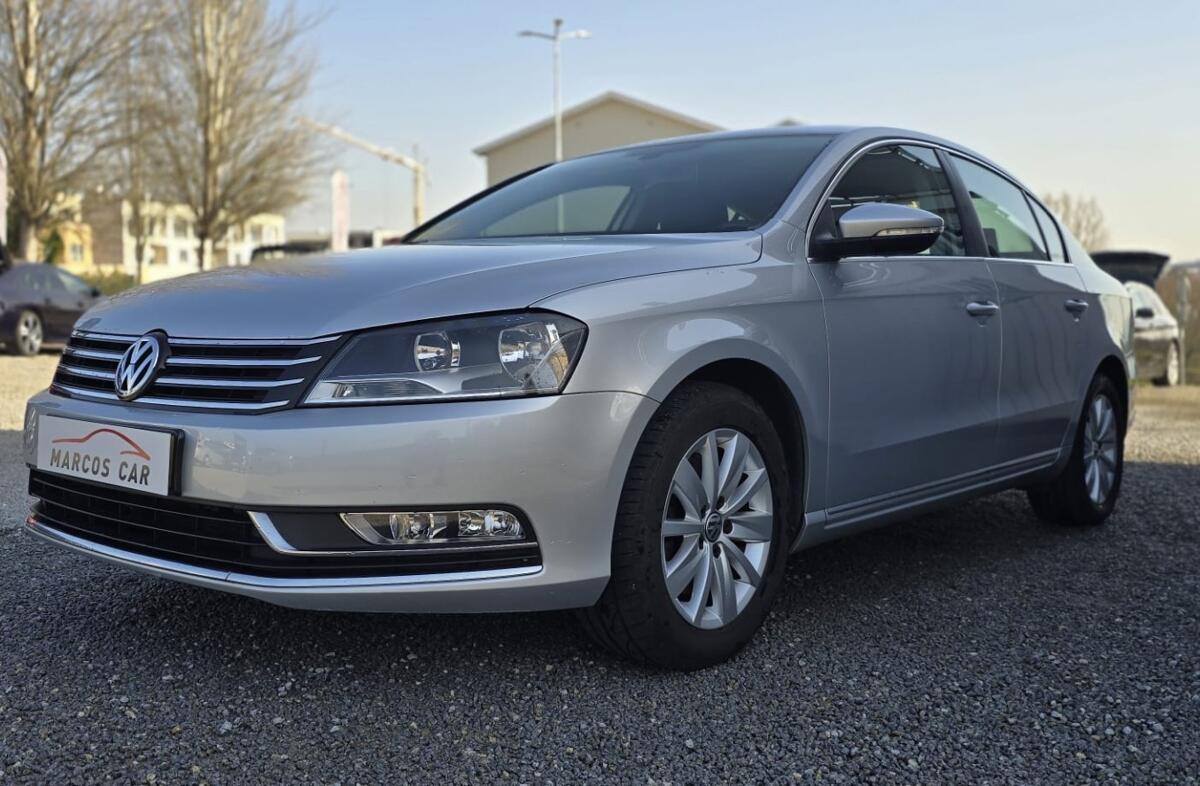 VOLKSWAGEN Passat 1.6 TDi Confortline