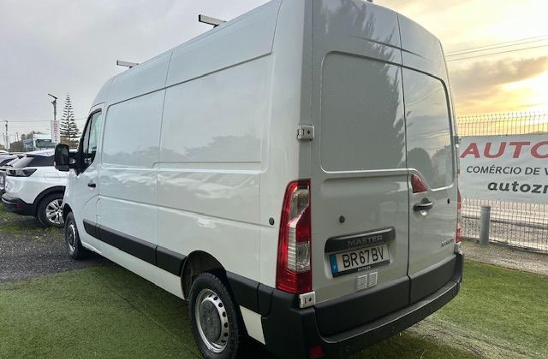 RENAULT Master 2.3 dCi L2H2 3.3T