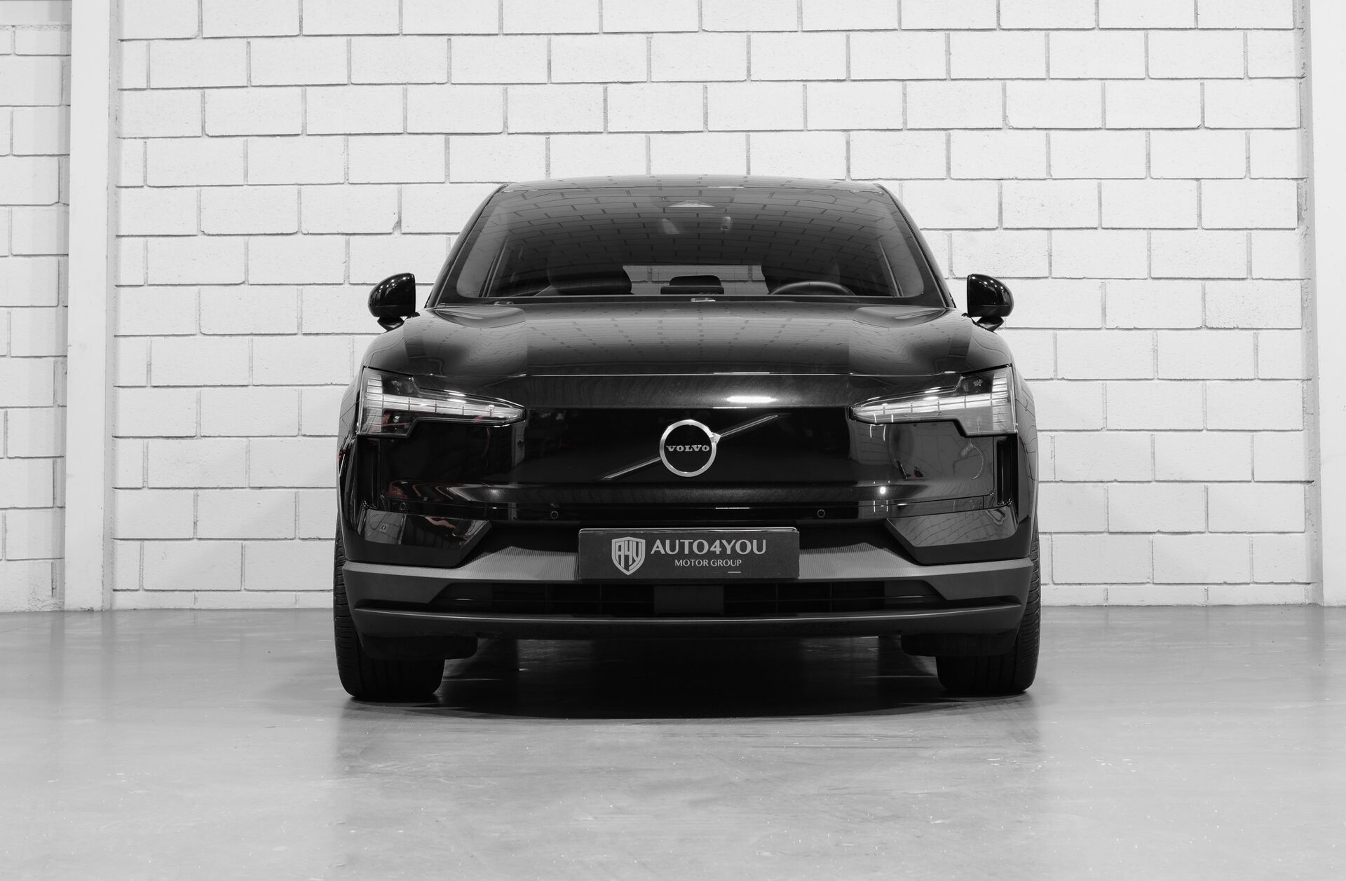 VOLVO EX30 69 kWh Twin Motor Plus