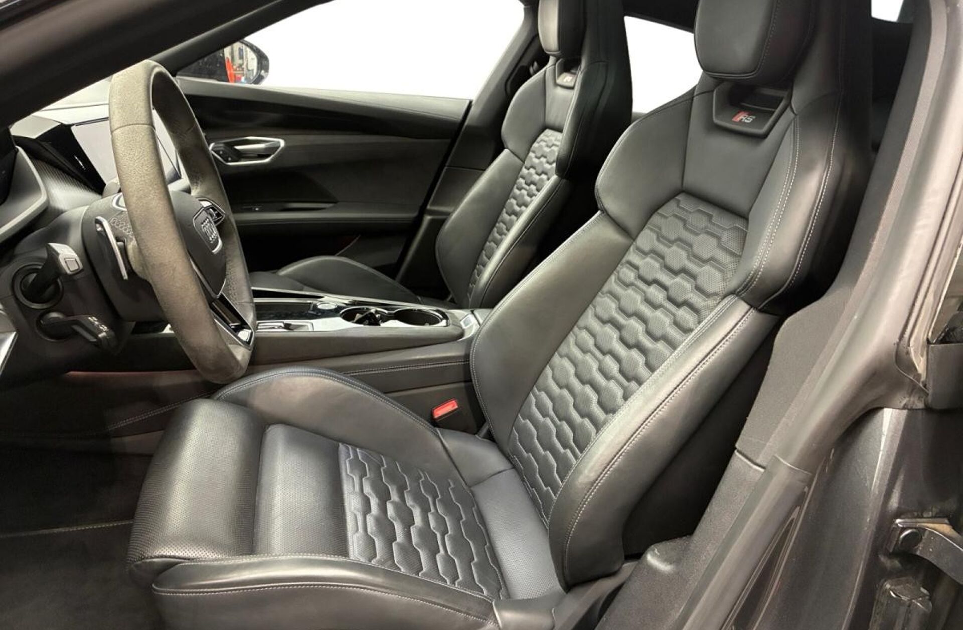 AUDI e-tron GT quattro