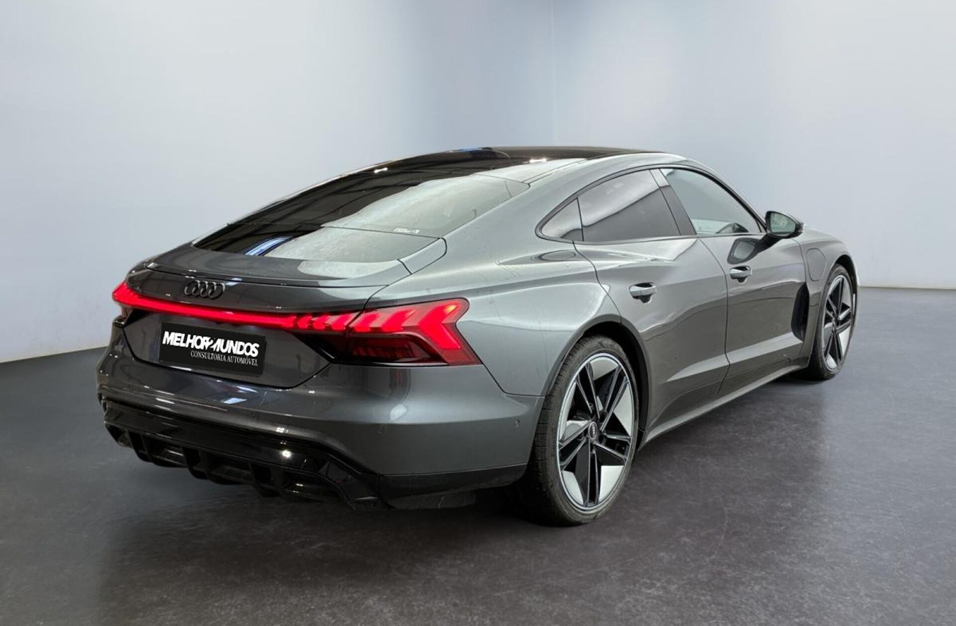 AUDI e-tron GT quattro