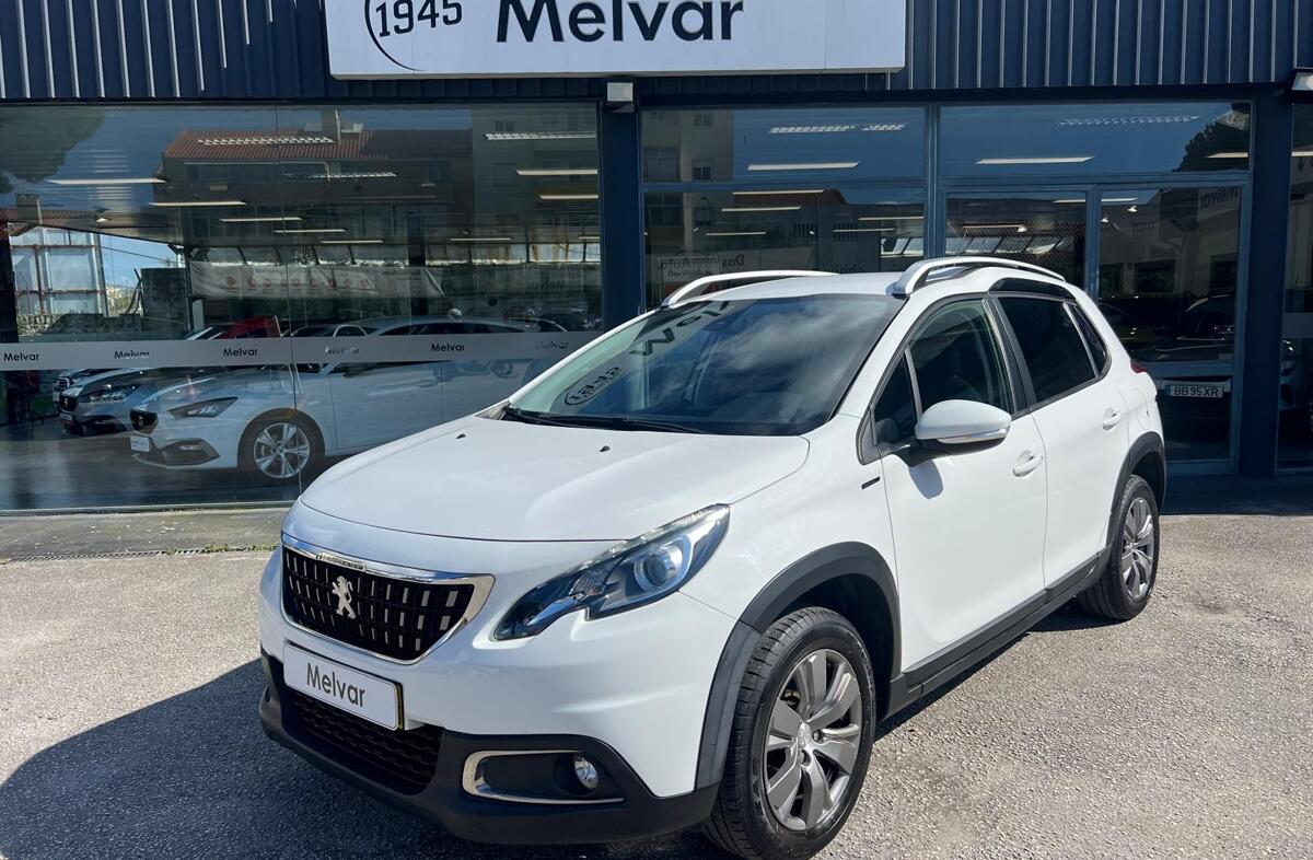 PEUGEOT 2008 1.2 PureTech Signature