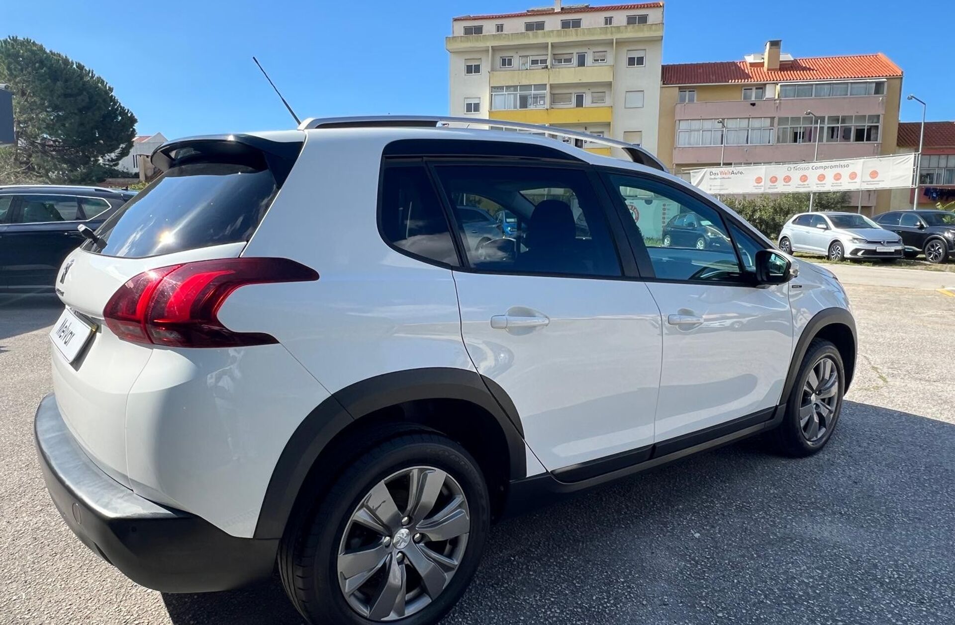 PEUGEOT 2008 1.2 PureTech Signature