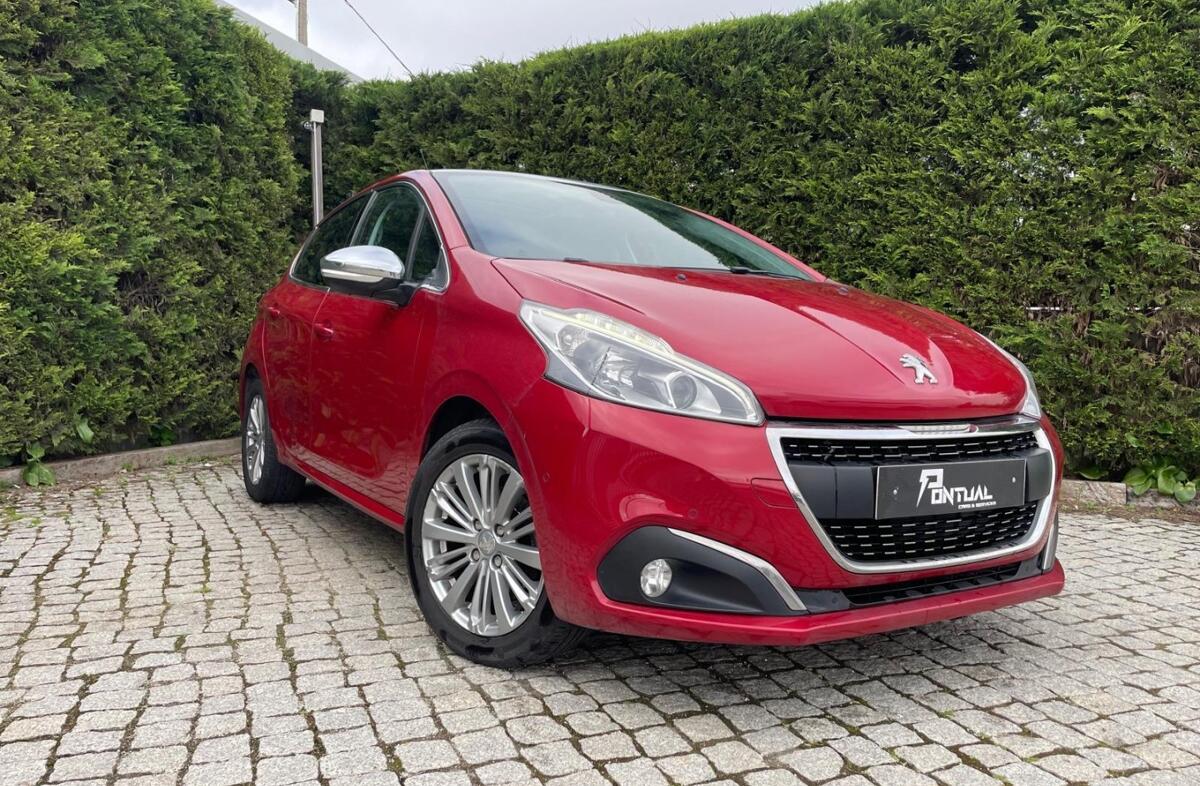 PEUGEOT 208 1.2 PureTech Allure