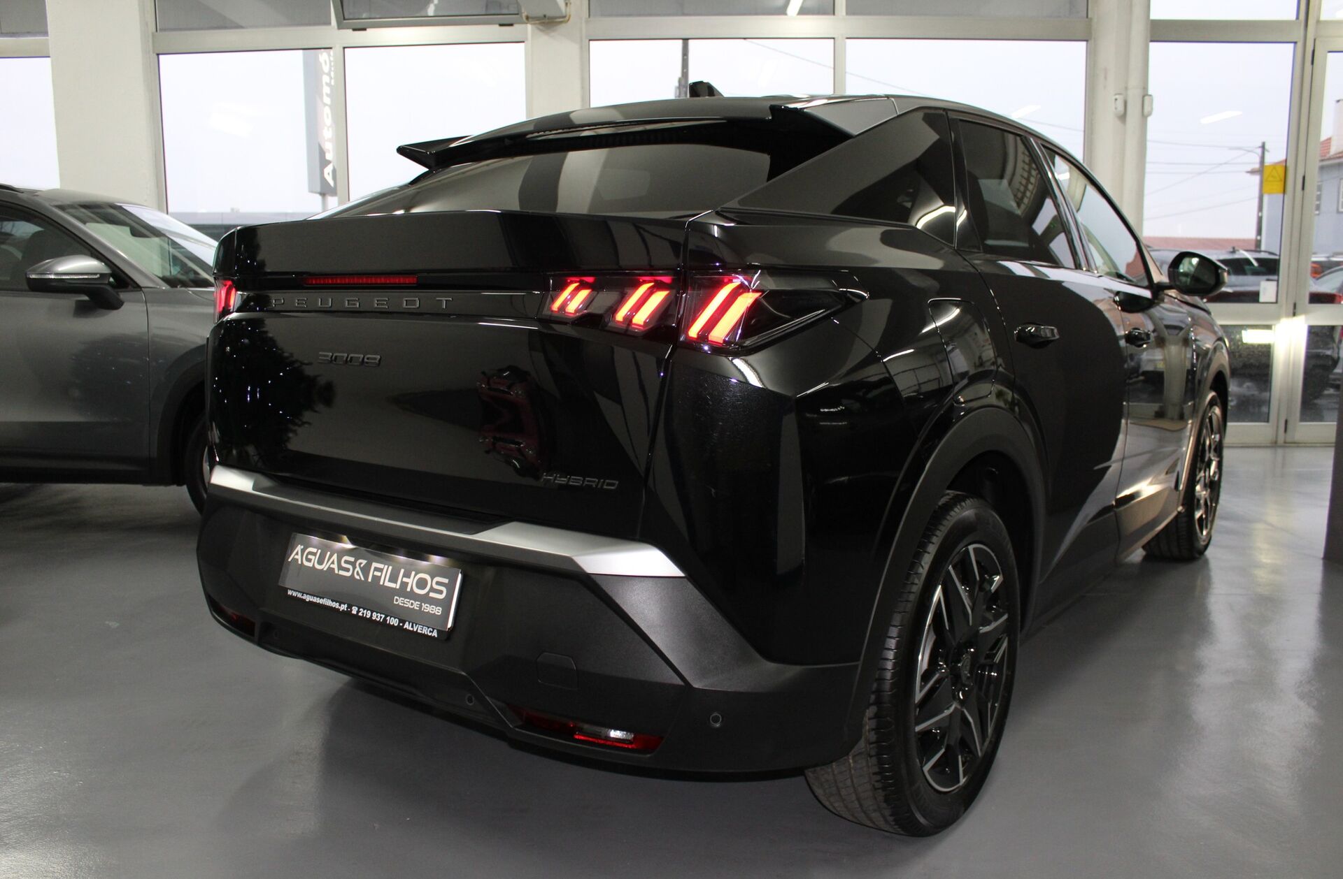 PEUGEOT 3008 1.2 Hybrid Allure e-DCS6