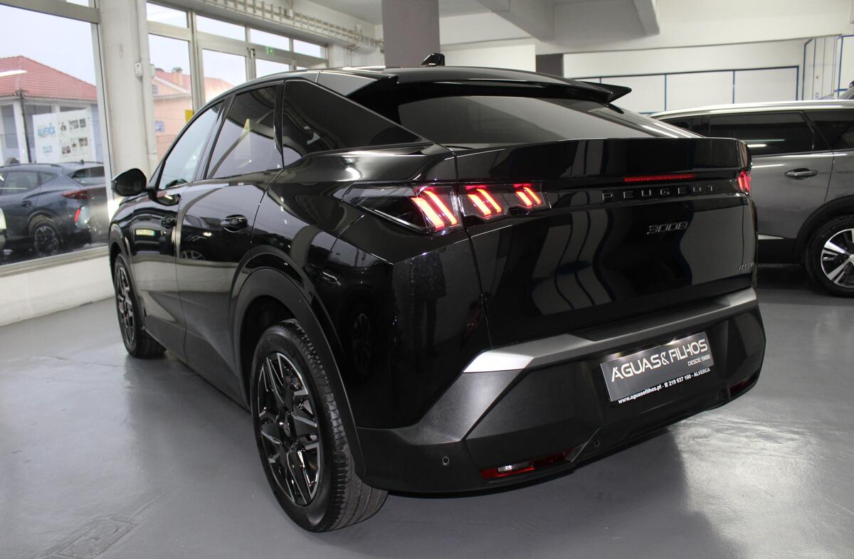 PEUGEOT 3008 1.2 Hybrid Allure e-DCS6