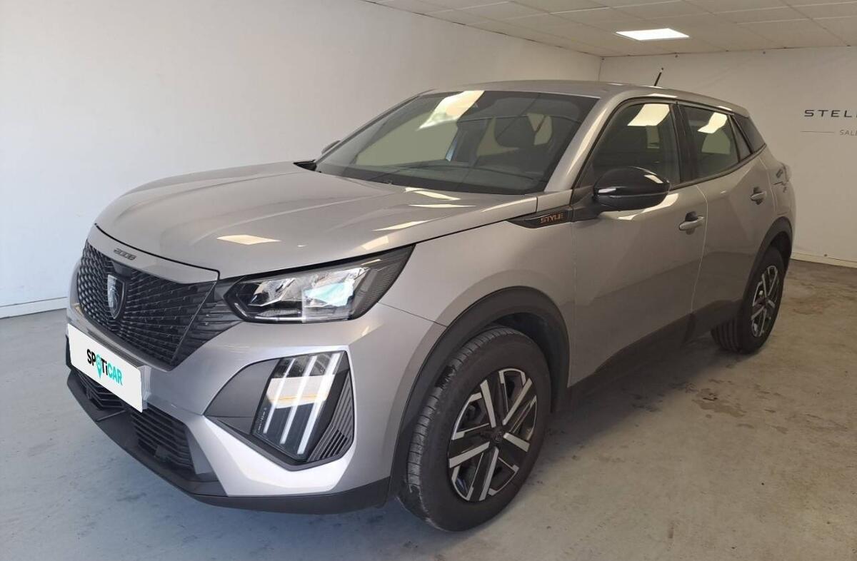 PEUGEOT 2008 1.2 PureTech Style