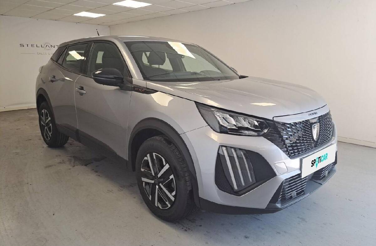 PEUGEOT 2008 1.2 PureTech Style