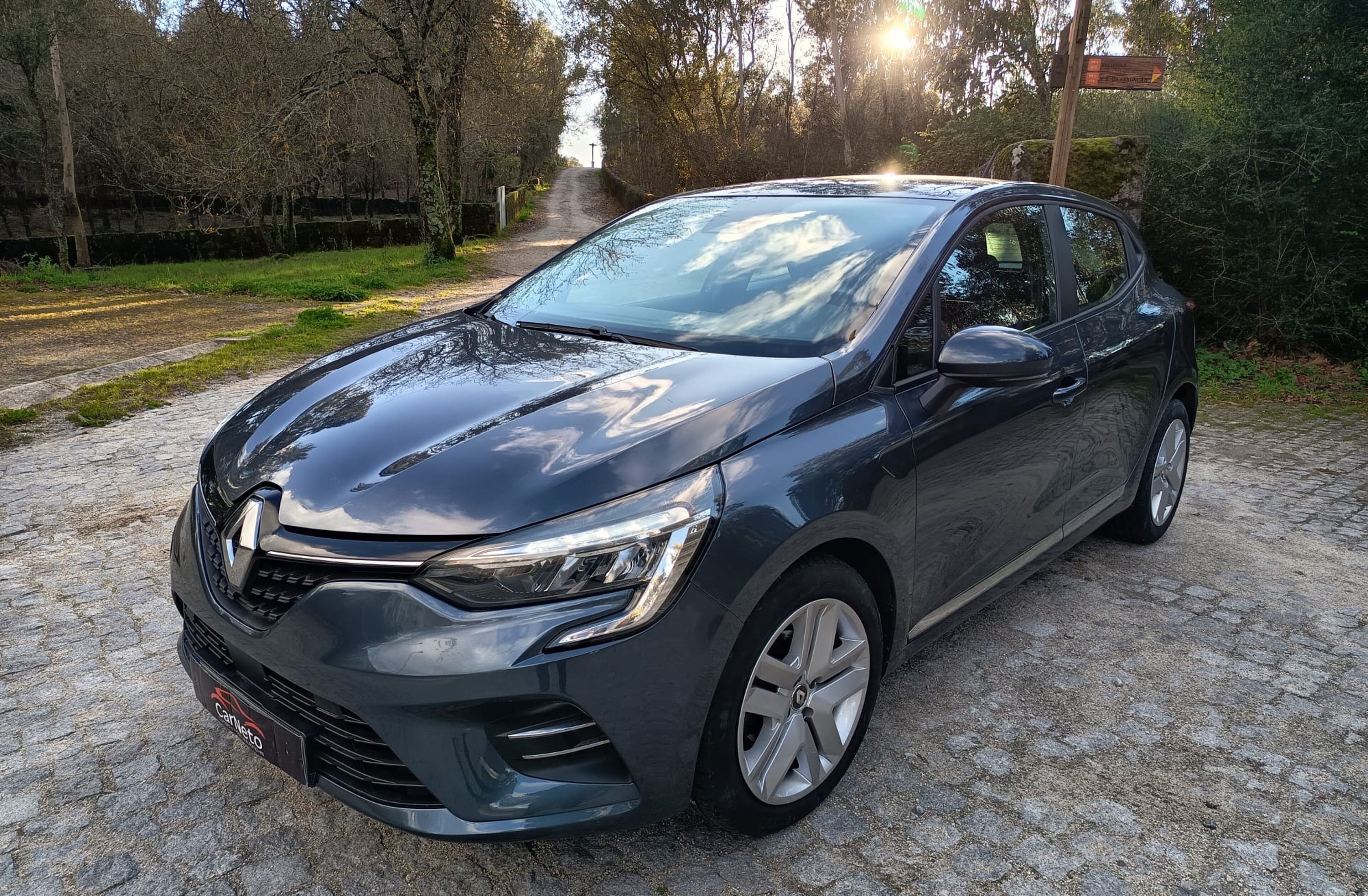 RENAULT Clio 1.0 TCe Intens