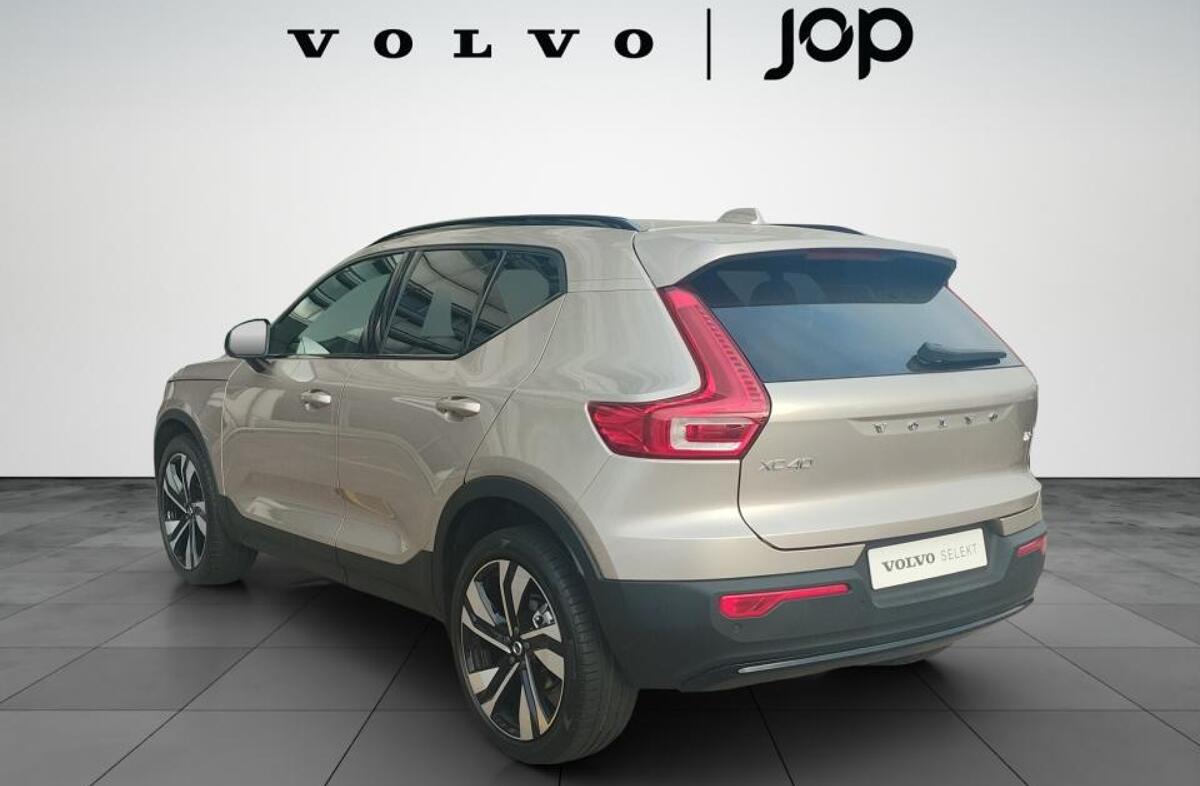 VOLVO XC40 1.5 T2 Plus Dark Auto