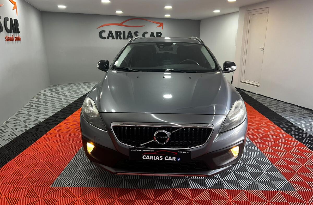VOLVO V40 2.0 D2 Summum