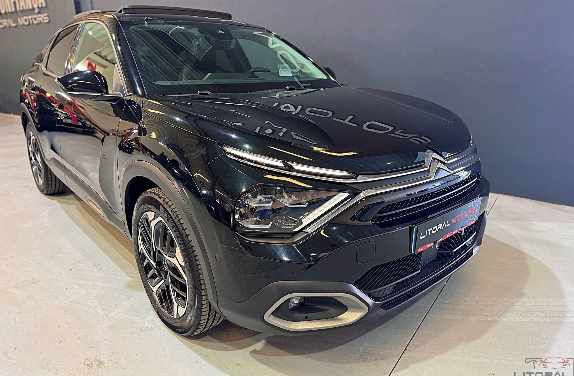 CITROEN C4 1.2 PureTech Shine Pack EAT8