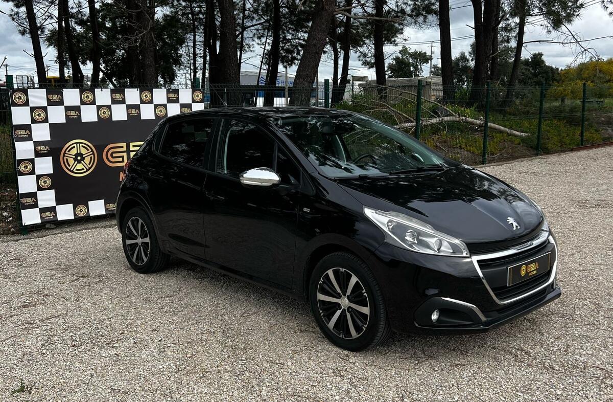 PEUGEOT 208 1.2 PureTech Style