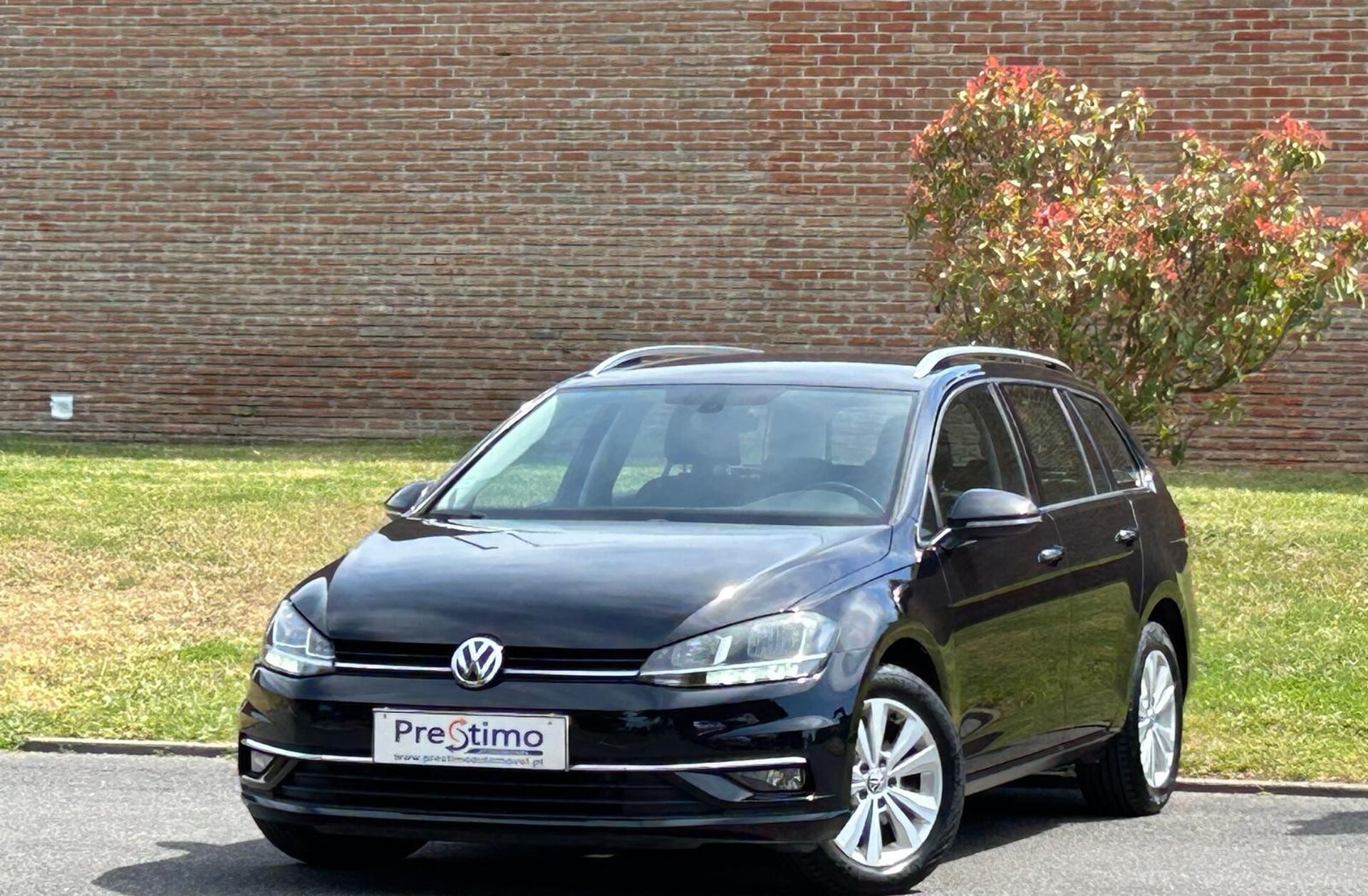 VOLKSWAGEN Golf 1.6 TDi Confortline
