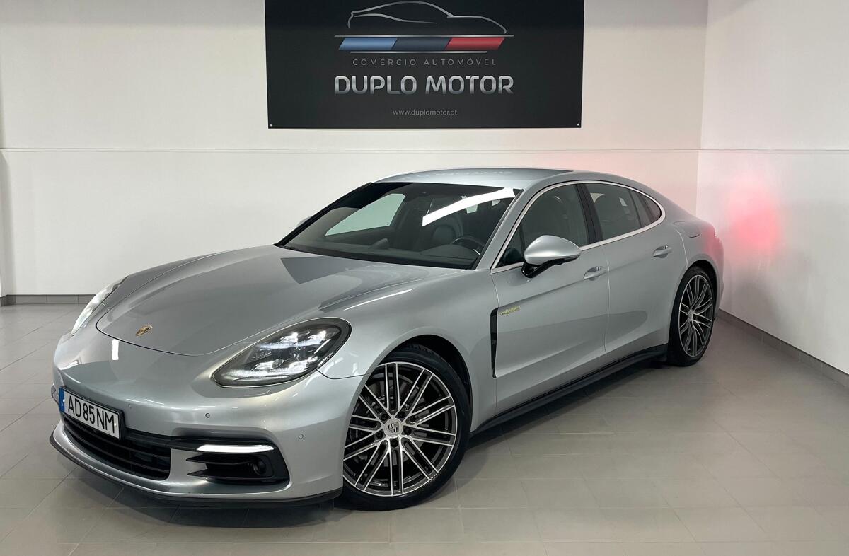 PORSCHE Panamera 4 E-Hybrid