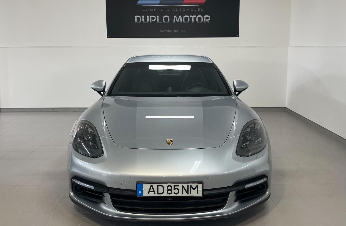 PORSCHE Panamera 4 E-Hybrid