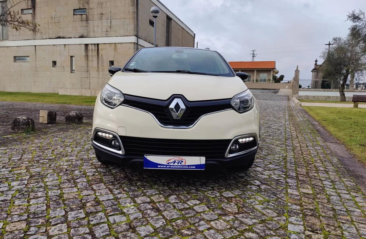 RENAULT Captur 0.9 TCe Exclusive