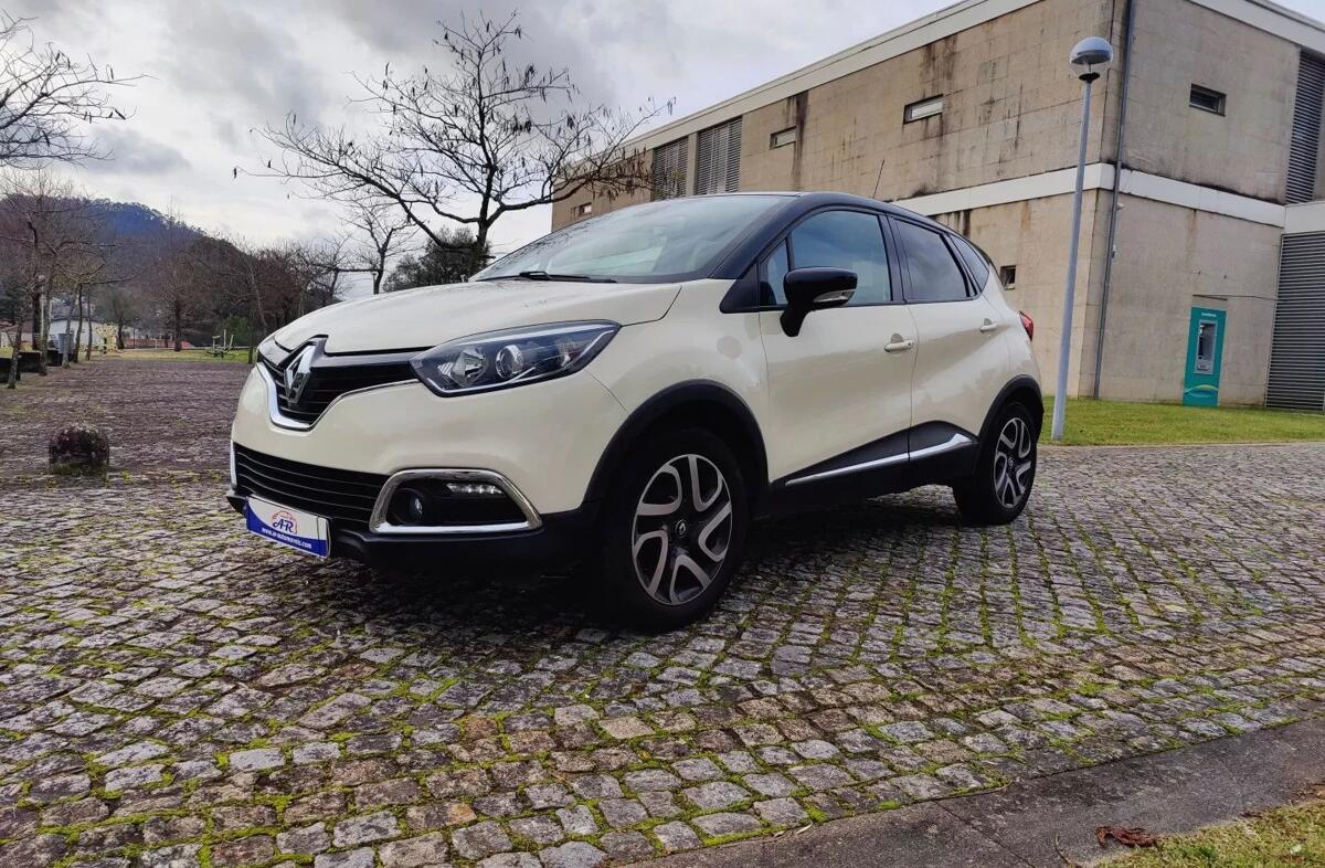RENAULT Captur 0.9 TCe Exclusive