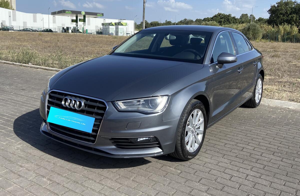 AUDI A3 1.6 TDi Attraction