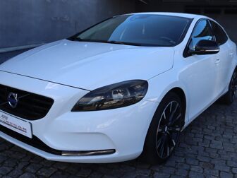 VOLVO V40 2.0 D3 R-Design