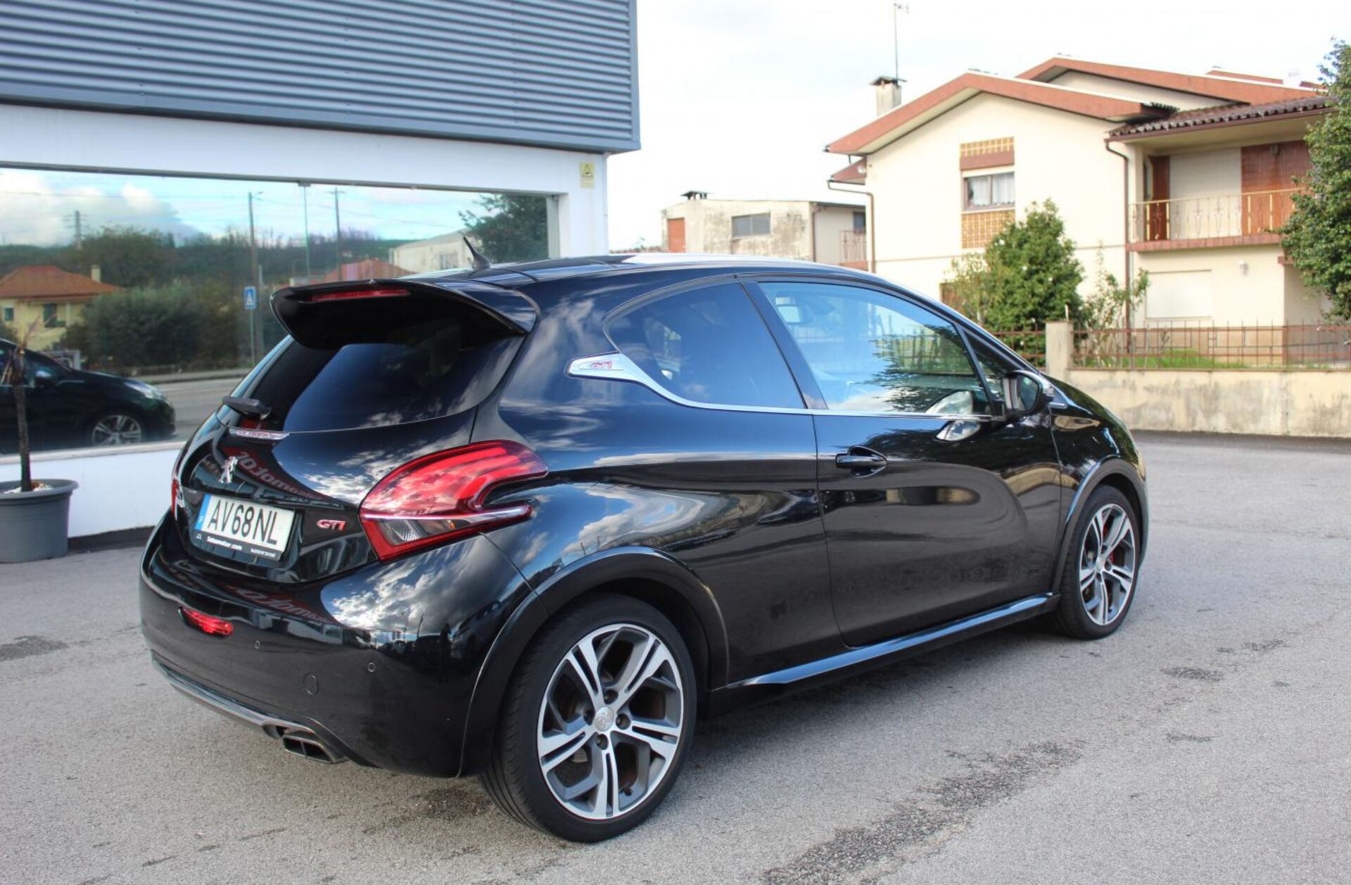 PEUGEOT 208 1.6 e-THP GTi