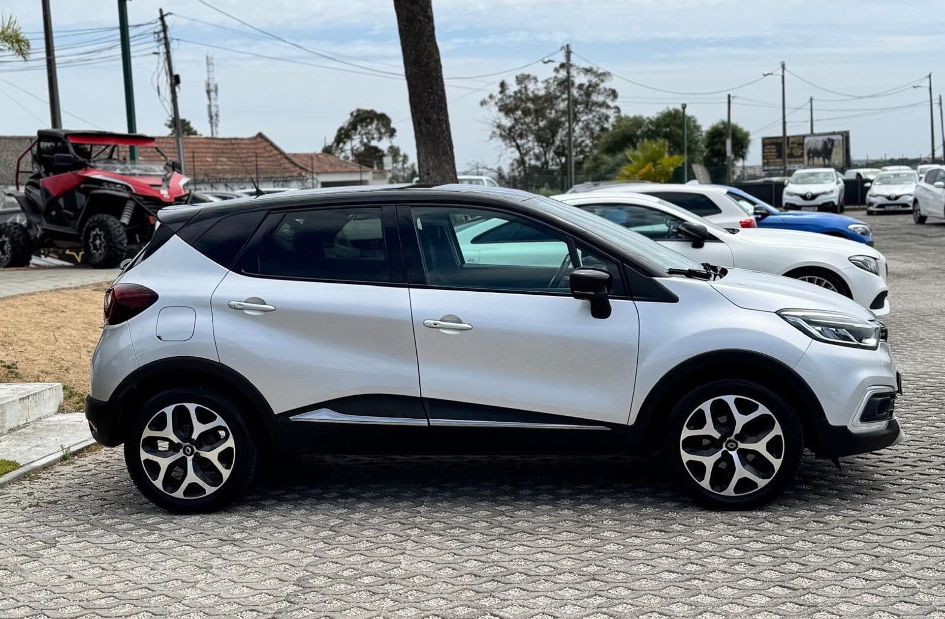 RENAULT Captur 0.9 TCe Exclusive