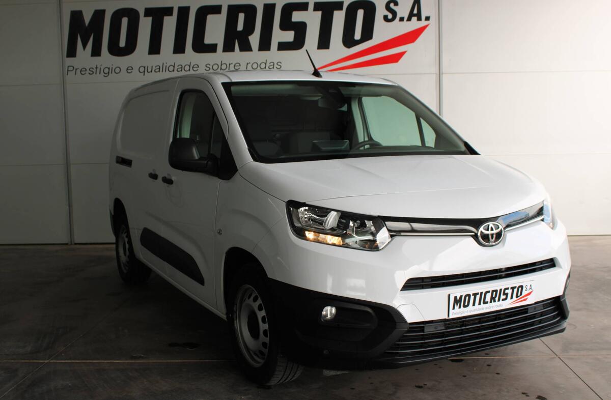 TOYOTA Proace City 1.5D L2 Exclusive