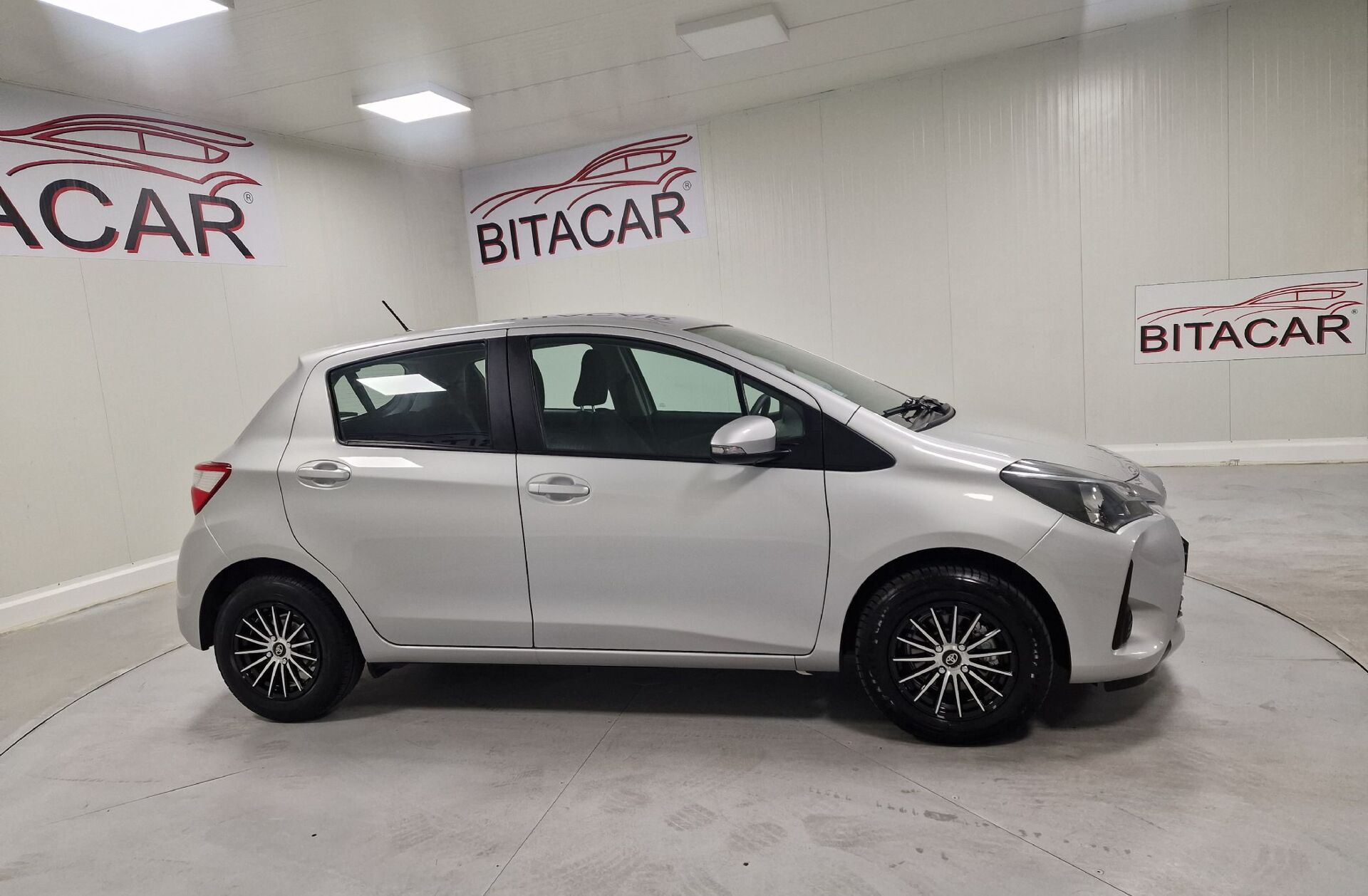TOYOTA Yaris 1.0 VVT-i Active+AC